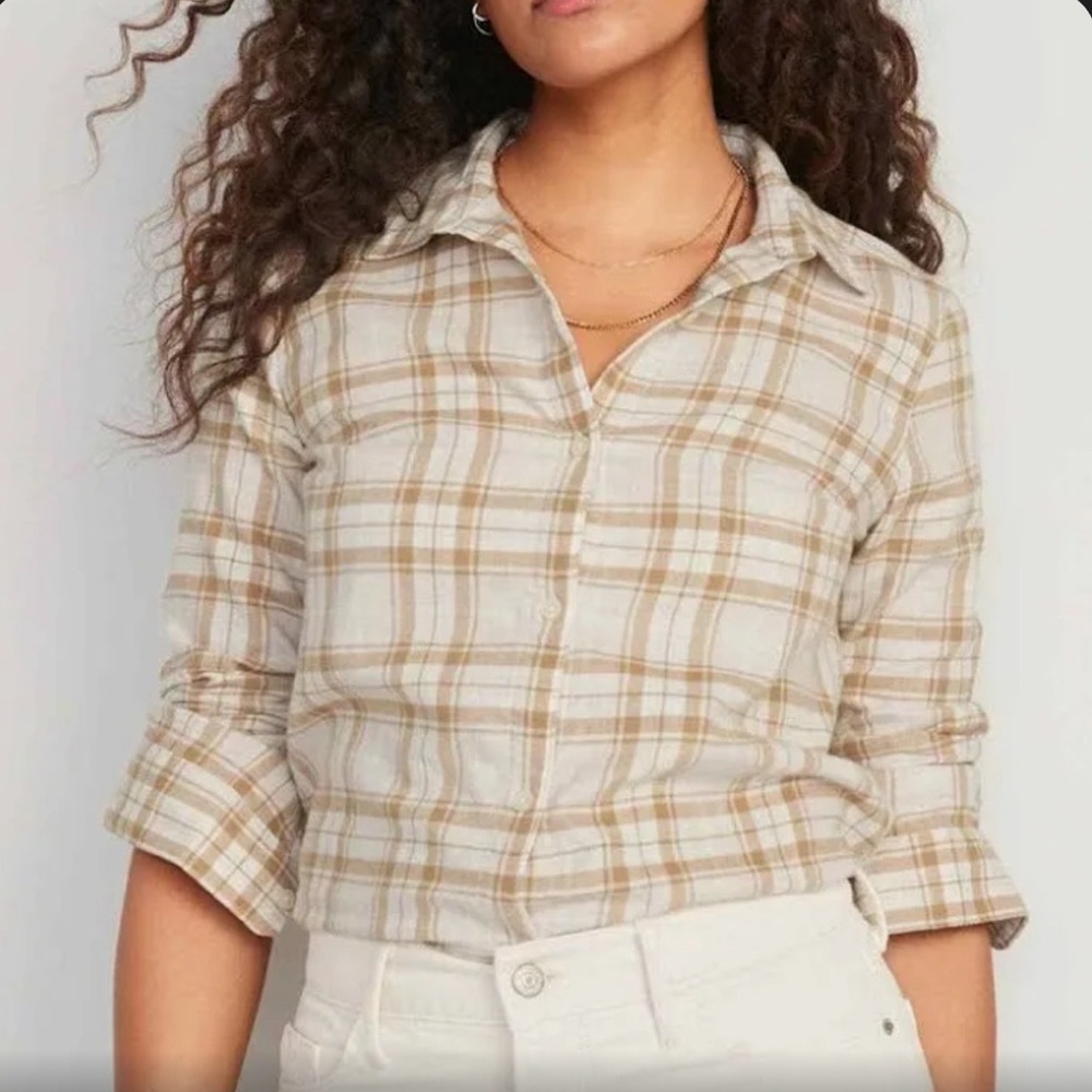 Old Navy Loose Flannel Boyfriend Shirt in Cream- Size XL